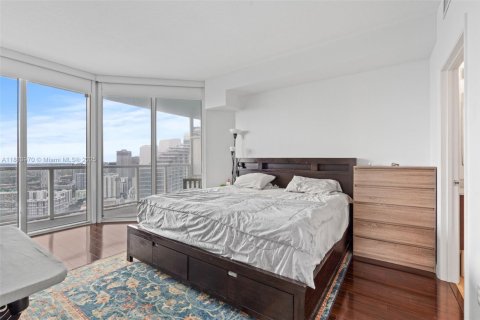 Condo in Miami, Florida, 2 bedrooms  № 1930719 - photo 19