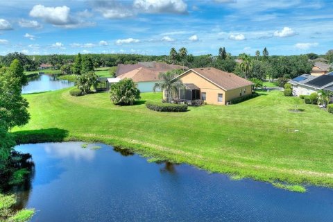 Villa ou maison à vendre à Kissimmee, Floride: 3 chambres, 168.8 m2 № 1885610 - photo 2