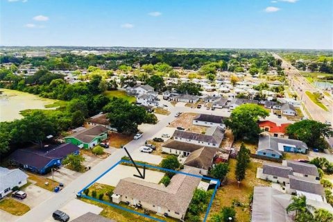 Immobilier commercial à vendre à Dunedin, Floride: 6 chambres, 236.16 m2 № 2418328 - photo 2