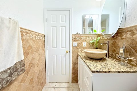 House in Tampa, Florida 3 bedrooms, 111.76 sq.m. № 1784689 - photo 14