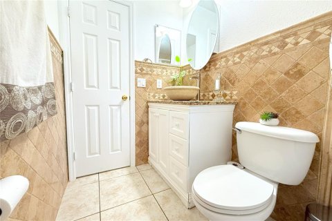 House in Tampa, Florida 3 bedrooms, 111.76 sq.m. № 1784689 - photo 15