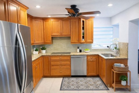 Купить виллу или дом в Маргит, Флорида 3 спальни, 138.52м2, № 2062910 - фото 6