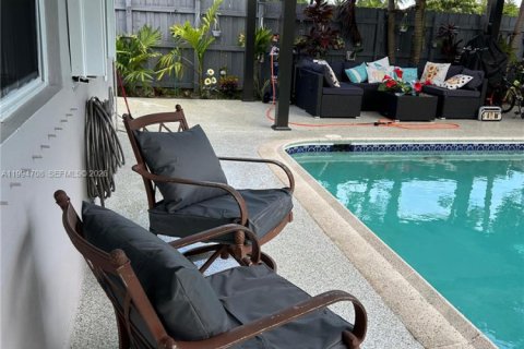 Купить виллу или дом в Маргит, Флорида 3 спальни, 138.52м2, № 2062910 - фото 30