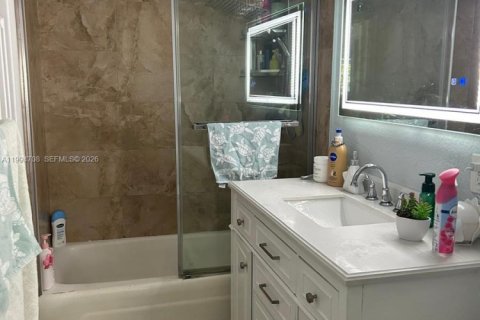 Купить виллу или дом в Маргит, Флорида 3 спальни, 138.52м2, № 2062910 - фото 25