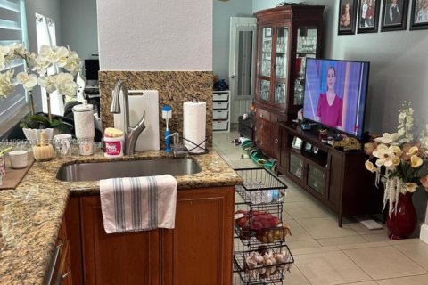 Купить виллу или дом в Маргит, Флорида 3 спальни, 138.52м2, № 2062910 - фото 10