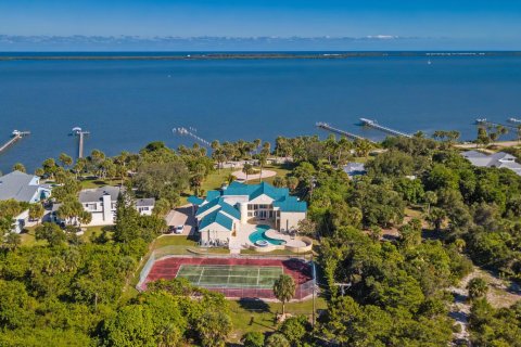 House in St. Lucie, Florida 8 bedrooms, 686.45 sq.m. № 2180685 - photo 2