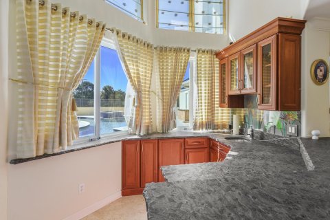 House in St. Lucie, Florida 8 bedrooms, 686.45 sq.m. № 2180685 - photo 15