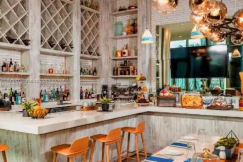 Condo in Hollywood, Florida, 2 bedrooms  № 2003707 - photo 7