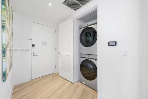 Condo in Hollywood, Florida, 2 bedrooms  № 2003707 - photo 19