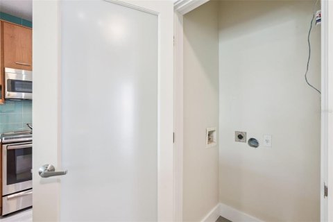 Condo in Celebration, Florida, 1 bedroom  № 2225266 - photo 11