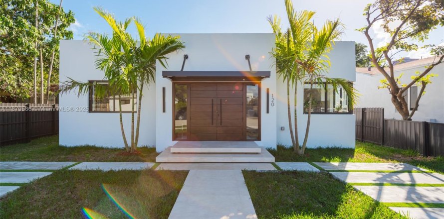 Villa ou maison à Miami, Floride 4 chambres, 236.62 m2 № 1921103