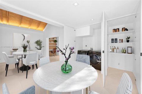 Villa ou maison à vendre à Miami, Floride: 4 chambres, 236.62 m2 № 1921103 - photo 5