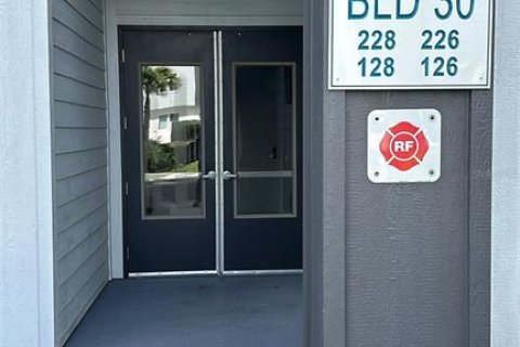 Condo in Four Corners, Florida, 3 bedrooms  № 1554923 - photo 3