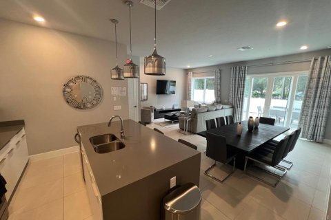 Condo in Four Corners, Florida, 3 bedrooms  № 1554923 - photo 6