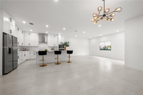 Villa ou maison à vendre à West Park, Floride: 4 chambres № 2063989 - photo 9