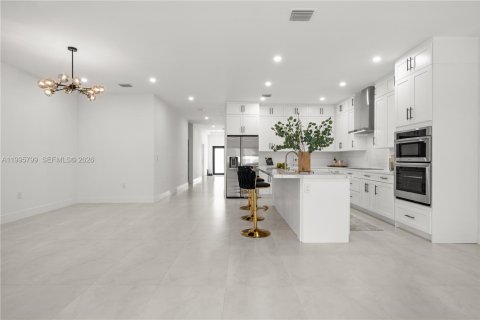 Villa ou maison à vendre à West Park, Floride: 4 chambres № 2063989 - photo 8