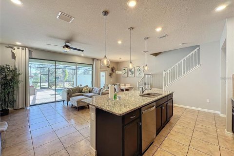 Touwnhouse à louer à Davenport, Floride: 5 chambres, 192.87 m2 № 2385648 - photo 7