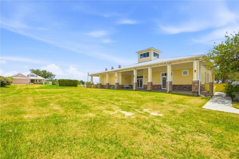House in Okahumpka, Florida 4 bedrooms, 150.97 sq.m. № 2236379 - photo 18
