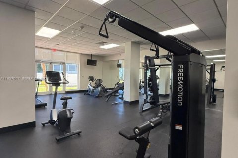 Condominio en venta en Hollywood, Florida, 1 dormitorio, 82.03 m2 № 1995757 - foto 10