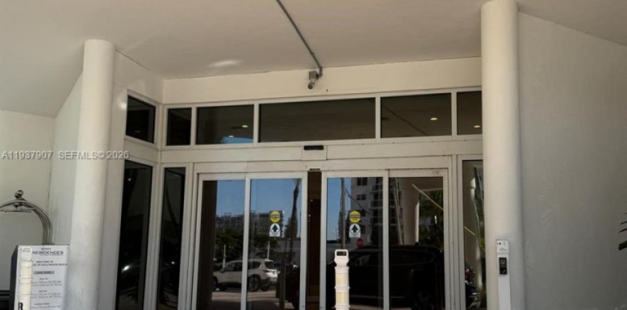 Condominio en Hollywood, Florida, 1 dormitorio № 1995757