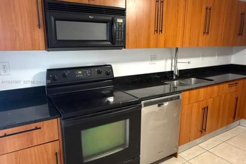 Condominio en venta en Hollywood, Florida, 1 dormitorio, 82.03 m2 № 1995757 - foto 29