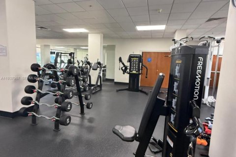 Condominio en venta en Hollywood, Florida, 1 dormitorio, 82.03 m2 № 1995757 - foto 11