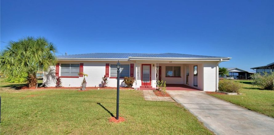 Villa ou maison à Frostproof, Floride 3 chambres, 97.36 m2 № 2207646