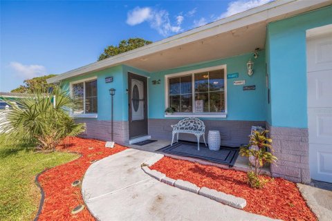 Casa en venta en Saint Petersburg, Florida, 2 dormitorios, 117.61 m2 № 1649880 - foto 4