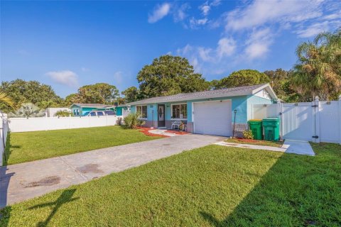 Casa en venta en Saint Petersburg, Florida, 2 dormitorios, 117.61 m2 № 1649880 - foto 2