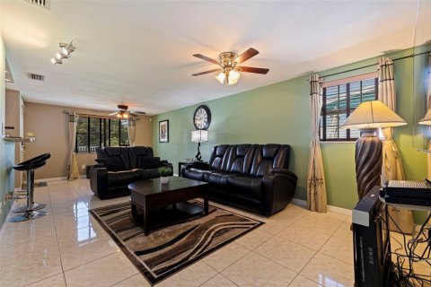Casa en venta en Saint Petersburg, Florida, 2 dormitorios, 117.61 m2 № 1649880 - foto 13