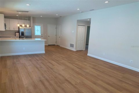 House in Sarasota, Florida 3 bedrooms, 128.21 sq.m. № 1615485 - photo 8