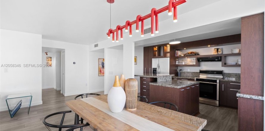 Condo in Aventura, Florida, 2 bedrooms  № 2249014