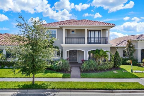 House in Orlando, Florida 5 bedrooms, 391.21 sq.m. № 1631606 - photo 1