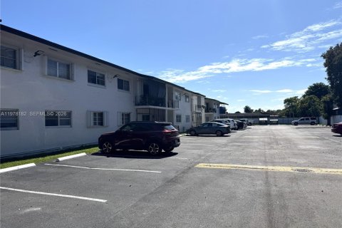 Copropriété à vendre à Miami, Floride: 1 chambre, 59.55 m2 № 2041879 - photo 11