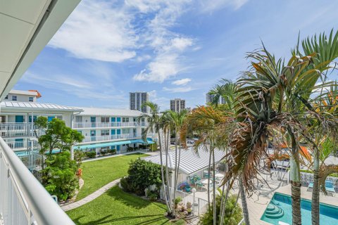 Condo in North Palm Beach, Florida, 2 bedrooms № 2188187 - photo 17