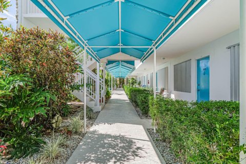 Condo in North Palm Beach, Florida, 2 bedrooms № 2188187 - photo 4