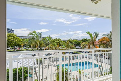 Condo in North Palm Beach, Florida, 2 bedrooms № 2188187 - photo 18