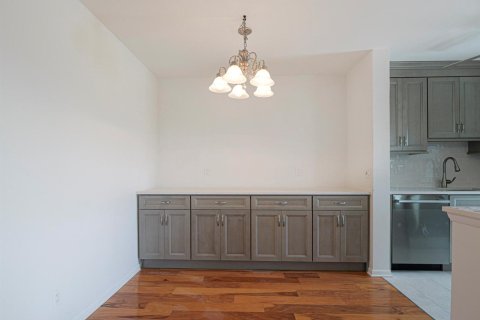 Condo in North Palm Beach, Florida, 2 bedrooms № 2188187 - photo 14