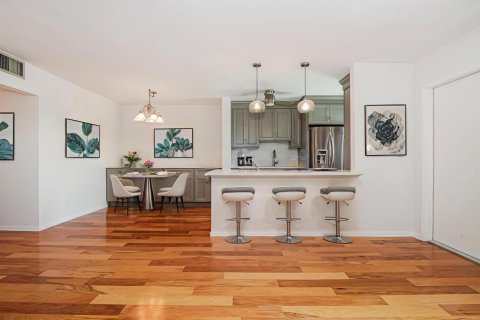 Condo in North Palm Beach, Florida, 2 bedrooms № 2188187 - photo 6
