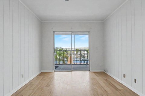 Condo in North Palm Beach, Florida, 2 bedrooms № 2188187 - photo 22