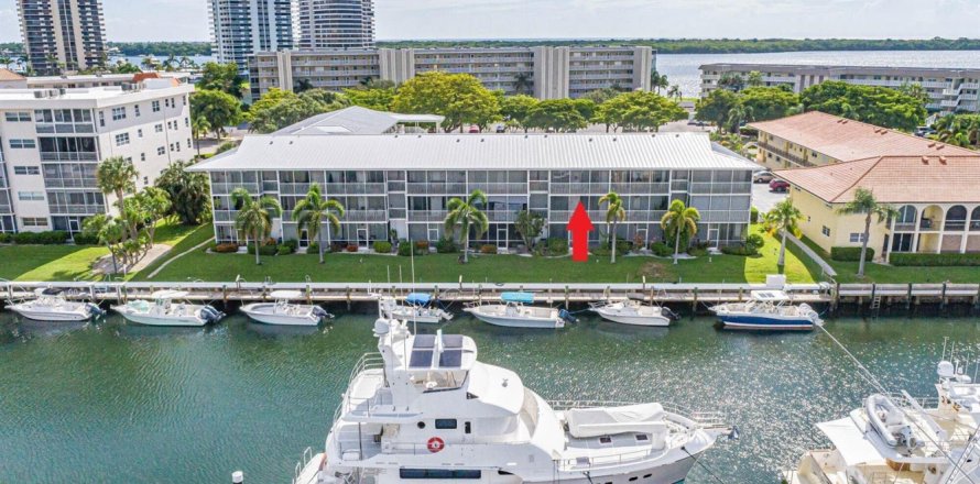 Condo in North Palm Beach, Florida, 2 bedrooms № 2188187