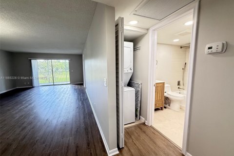 Copropriété à louer à Pembroke Pines, Floride: 2 chambres, 110.74 m2 № 1931336 - photo 13