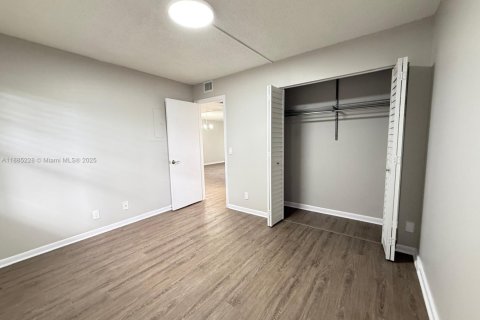 Copropriété à louer à Pembroke Pines, Floride: 2 chambres, 110.74 m2 № 1931336 - photo 21