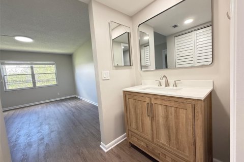 Copropriété à louer à Pembroke Pines, Floride: 2 chambres, 110.74 m2 № 1931336 - photo 18