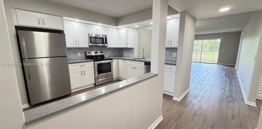 Condo à Pembroke Pines, Floride, 2 chambres  № 1931336