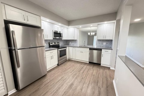 Copropriété à louer à Pembroke Pines, Floride: 2 chambres, 110.74 m2 № 1931336 - photo 10