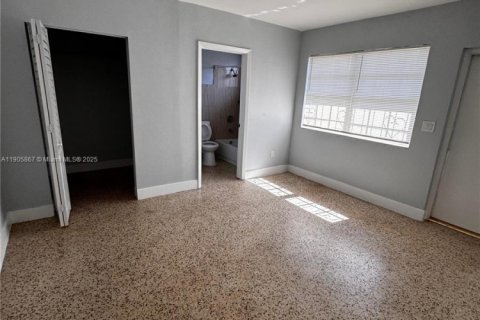 Casa en alquiler en Miami, Florida, 2 dormitorios, 168.71 m2 № 1956639 - foto 8