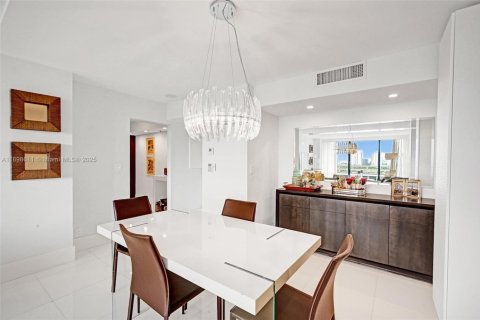 Снять в аренду кондоминиум в Авентура, Флорида 2 спальни, 113.62м2, № 1950988 - фото 6