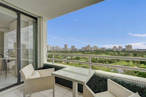 Снять в аренду кондоминиум в Авентура, Флорида 2 спальни, 113.62м2, № 1950988 - фото 26