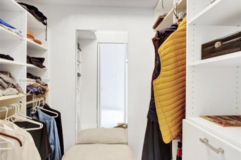 Снять в аренду кондоминиум в Авентура, Флорида 2 спальни, 113.62м2, № 1950988 - фото 18